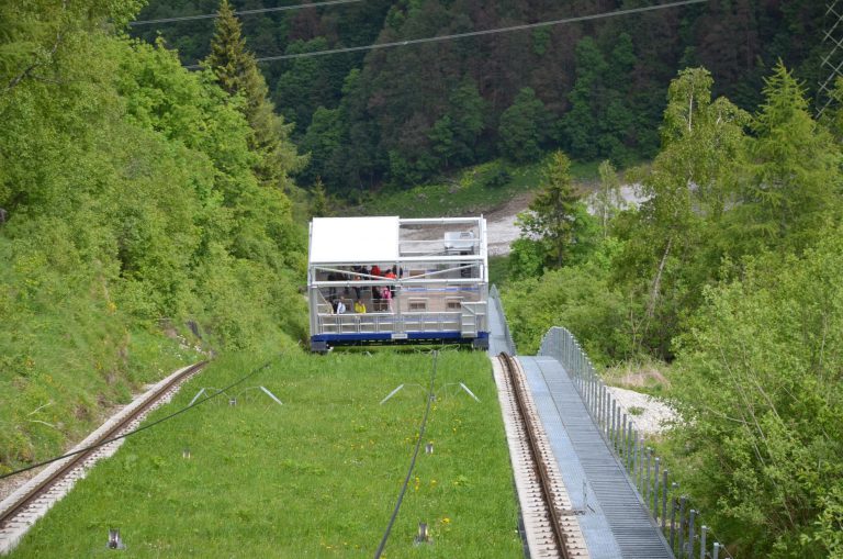 Lanovka na přečerpávací přehrady Mooserboden